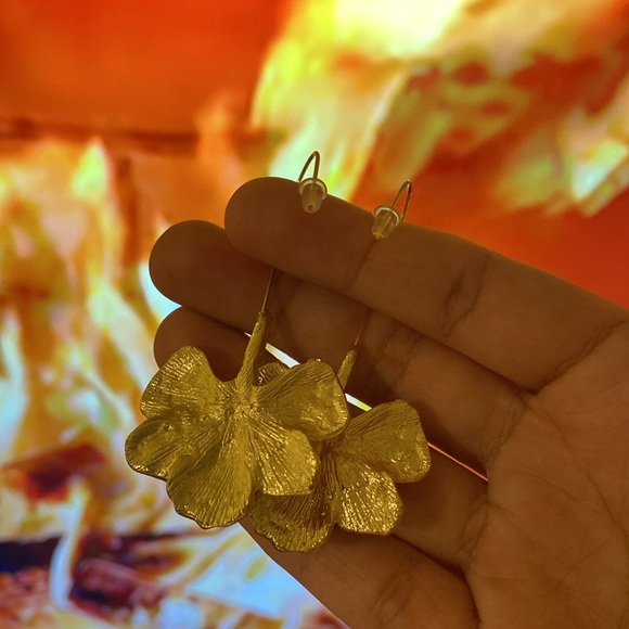 Gold Tone Gingko Leaf Fairy Earrings - Picture 8 of 8